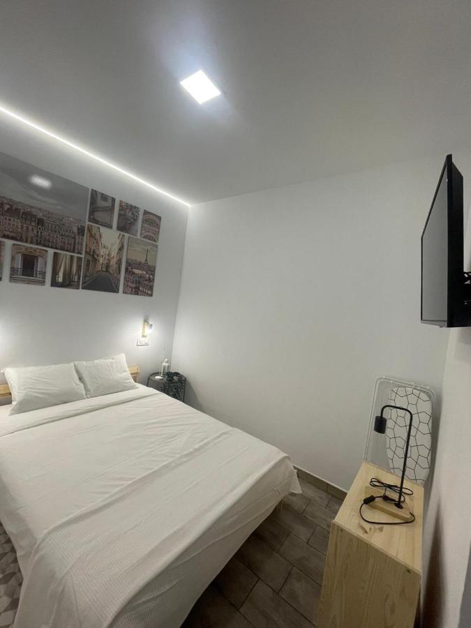 Apartamentos Jap Villaamil Madrid Exterior photo