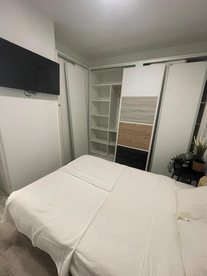 Apartamentos Jap Villaamil Madrid Exterior photo